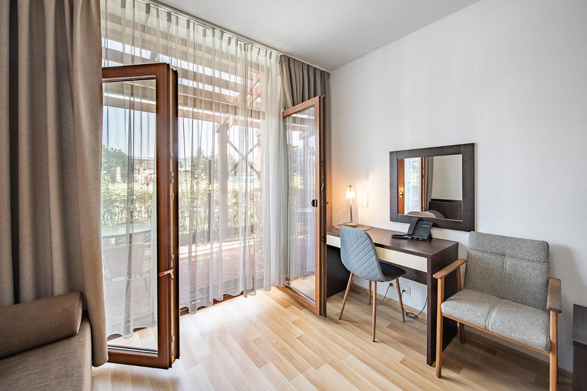 Besenova Apartman Korzar ภายนอก รูปภาพ