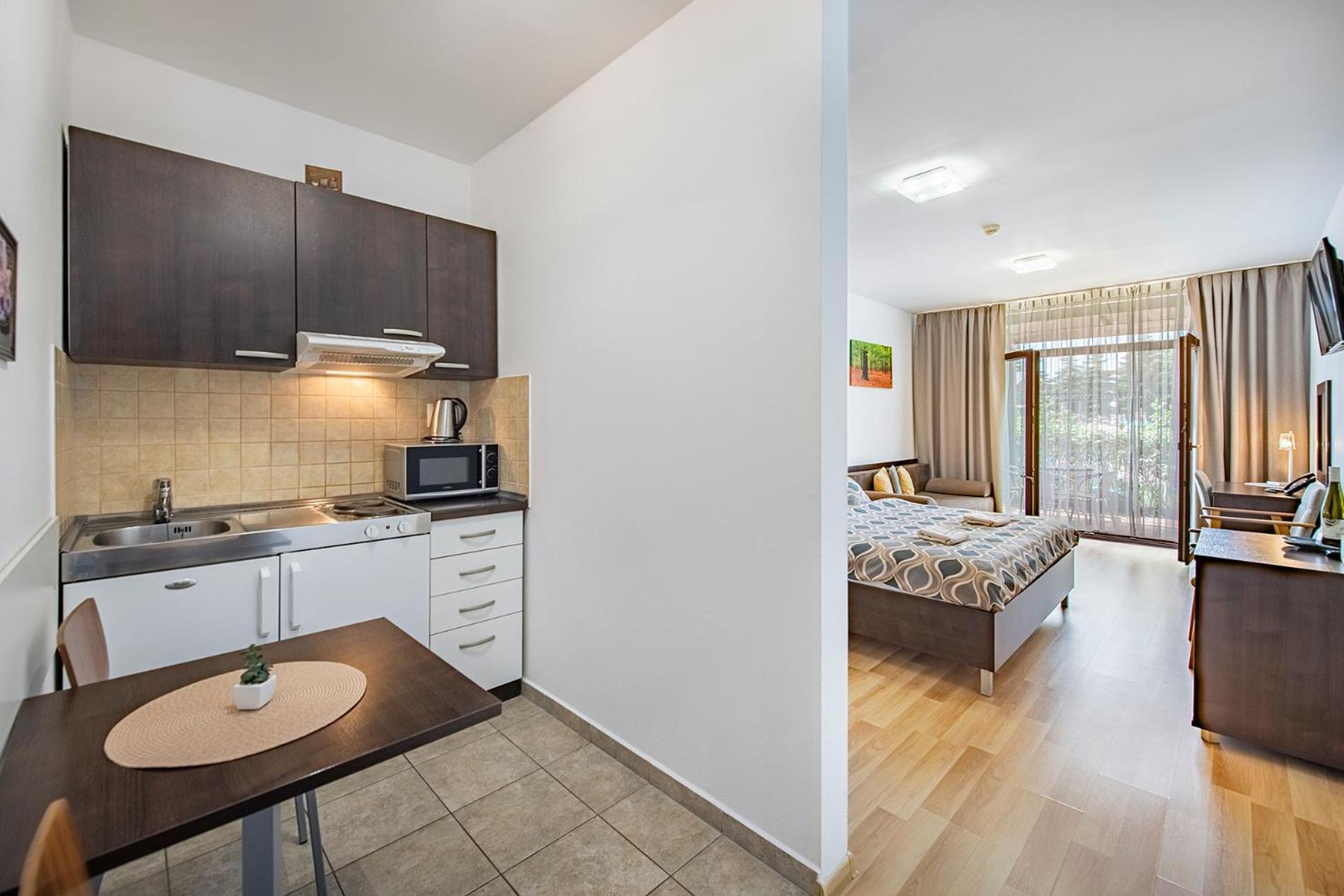 Besenova Apartman Korzar ภายนอก รูปภาพ